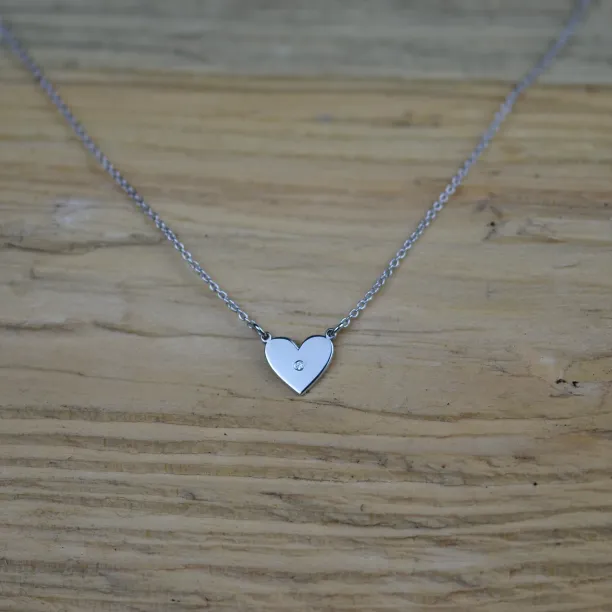 Diamond necklace in the shape of the heart LILLIAN Image