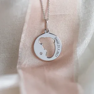 EIIA gold diamond pendant with baby foot trace Thumbnail