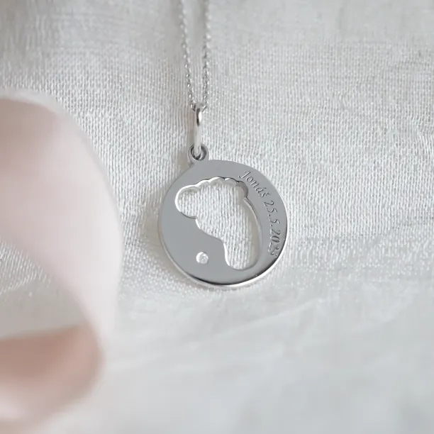 EIIA gold diamond pendant with baby foot trace Image