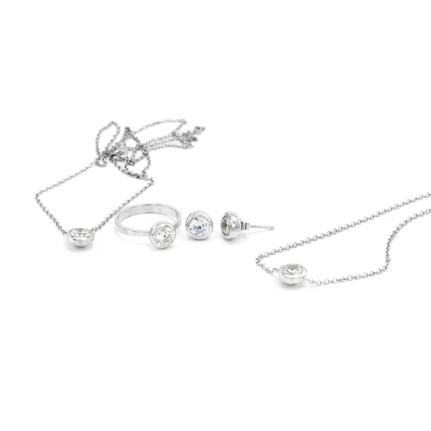 Simple Gold necklace with moissanite NOKKEN Image