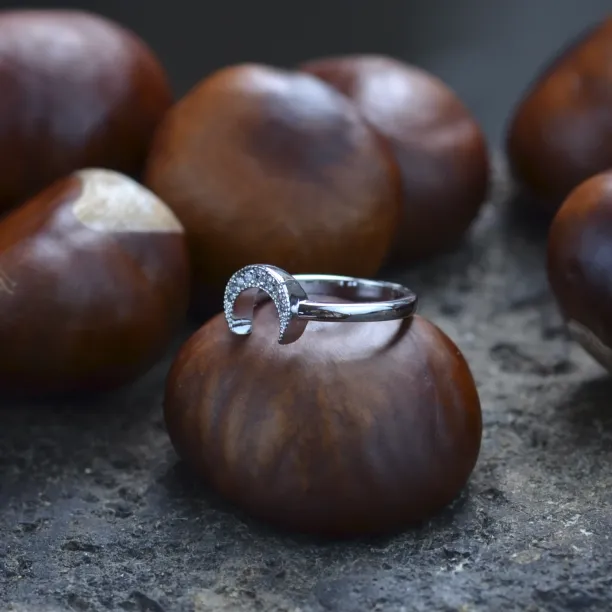 DISI crescent shape gold ring  Image