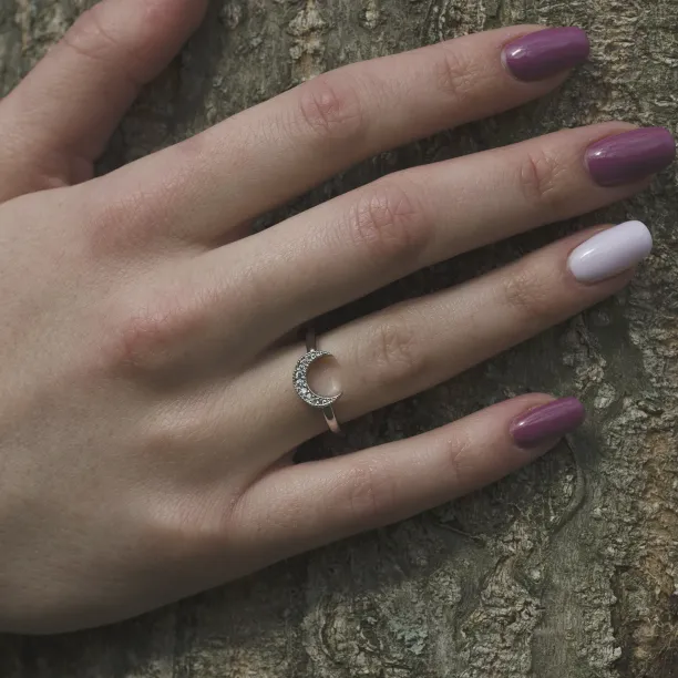 DISI crescent shape gold ring  Image