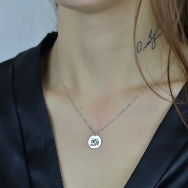 Pendant with encrypted QR-code + engraving on the opposite side Image