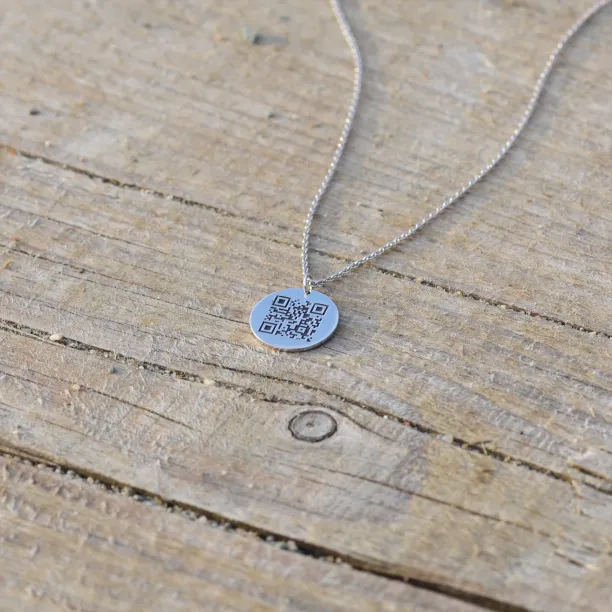 Pendant with encrypted QR-code + engraving on the opposite side Image