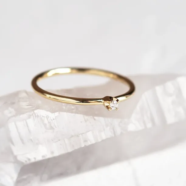 Gold minimalistic ring with diamond LAUDE Image