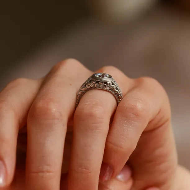 Vintage ring with moissanite and diamonds SOLA Image