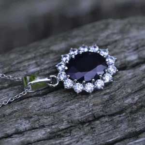 Luxurious pendant with JUFILI diamonds and a sapphire Thumbnail