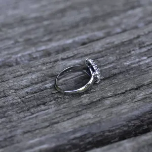 Golden ring with JUFI diamonds and a sapphire Thumbnail