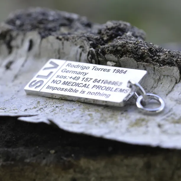 Silver keychain with your name CLOR Image