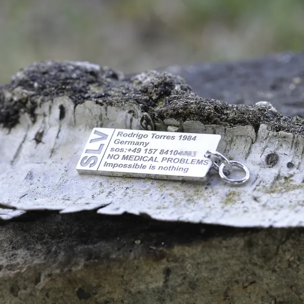 Silver keychain with your name CLOR Image