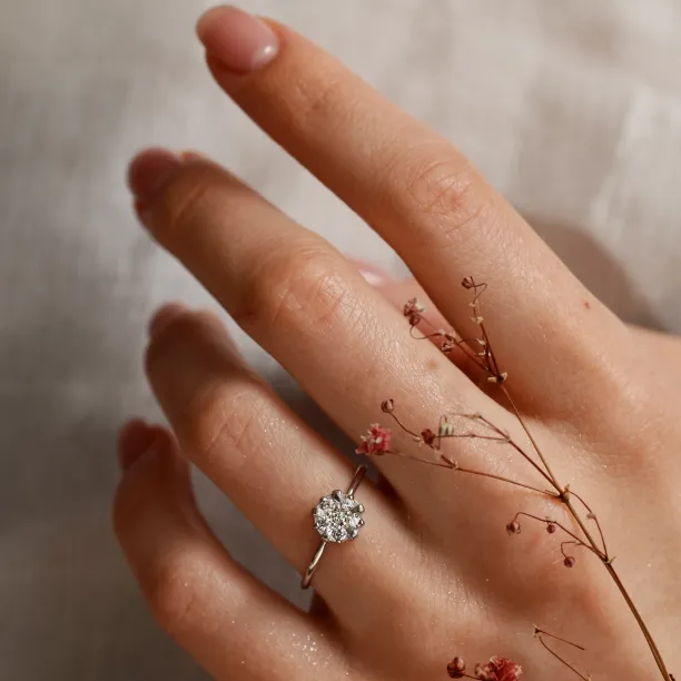 GRAC silver flower shape ring Image