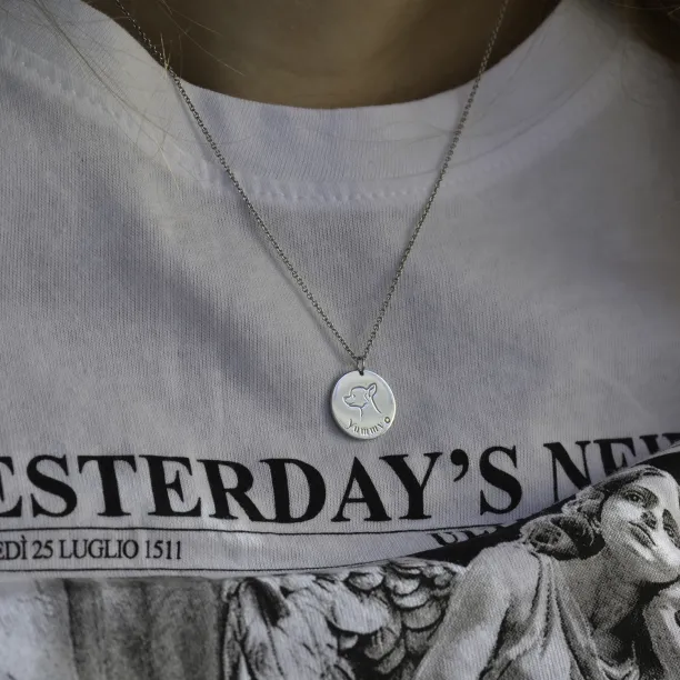 YUM gold diamond pendant for the pet lovers Image