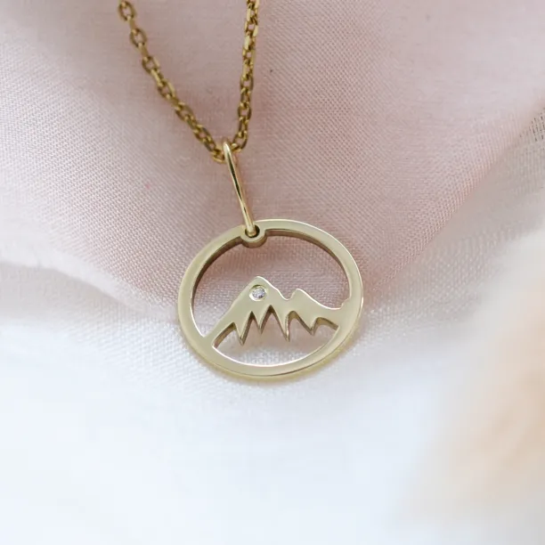 Gold diamond pendant - for the mountains enthusiasts MUNI Image