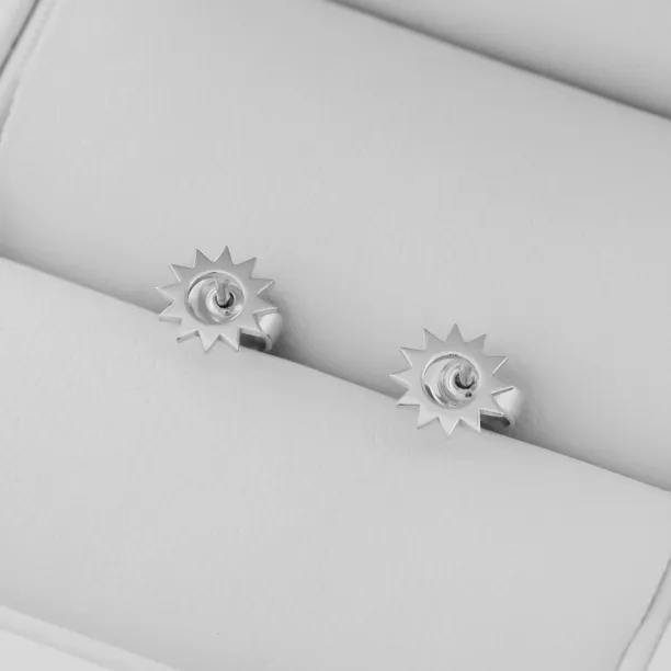 LOLLI unusual gold stud earrings for a striking lady Image