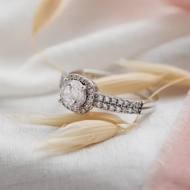 KATI gold diamond engagement ring Image