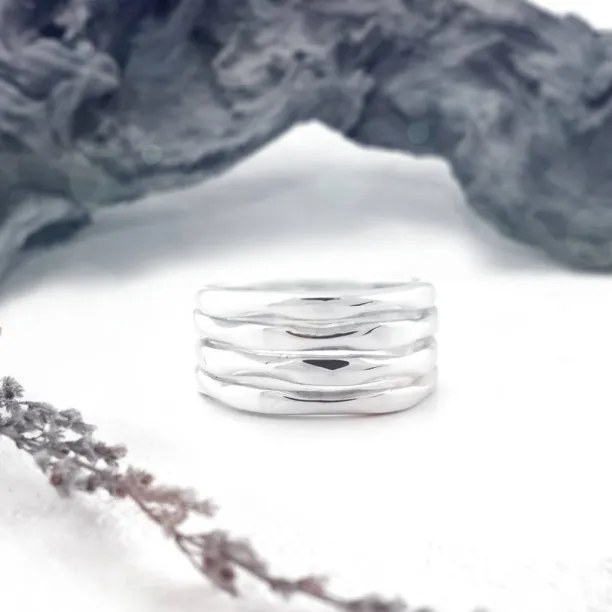Silver maxi ring with fine grooves - SLEDE Image
