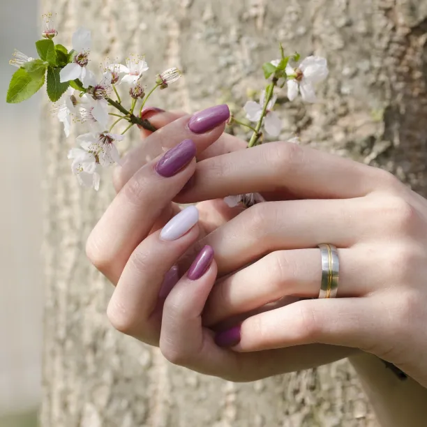 AMBER gold wedding ring with a line in the middle Image