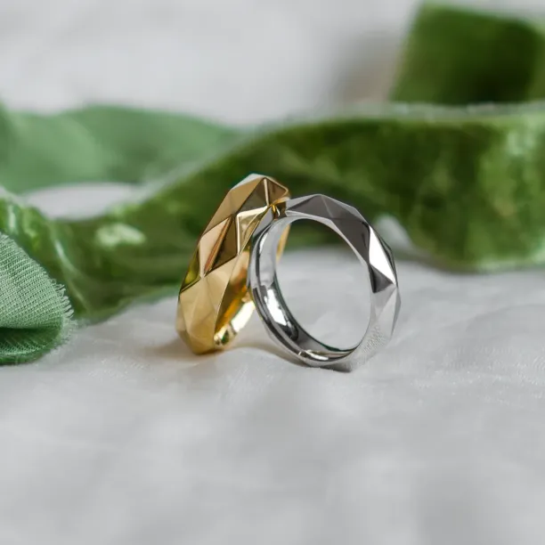 RIFA unordinary gold wedding rings Image