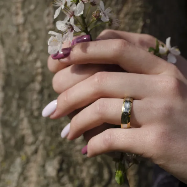 NEVA relief combination gold marriage rings Image