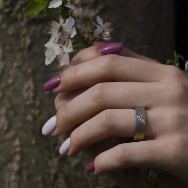 DIDO matte combination gold diamond wedding rings Image