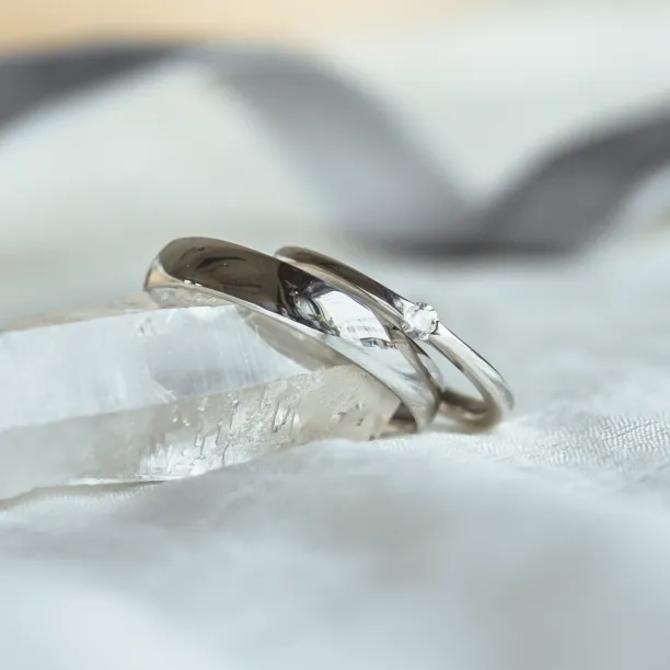 Classic gold diamond wedding rings TAUPE Image