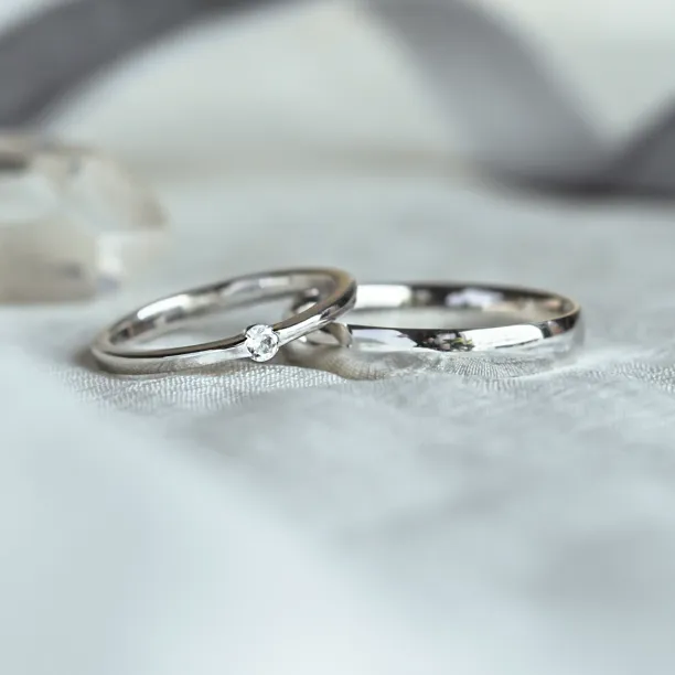 Classic gold diamond wedding rings TAUPE Image