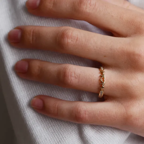HAVME gold diamond dress ring for young mummies and mothers-to-be Image