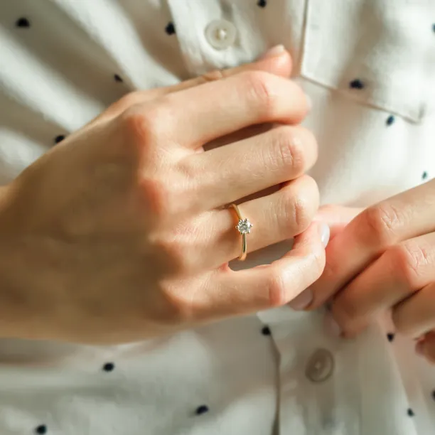 STAMI gold diamond engagement ring Image