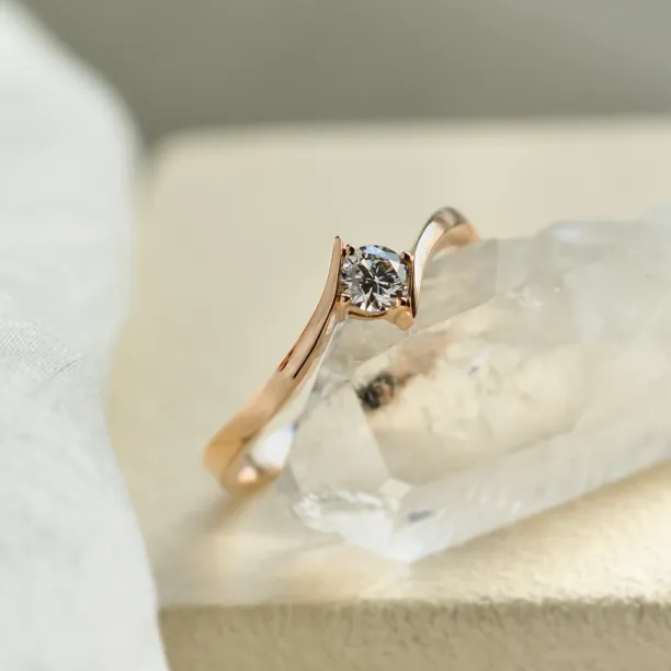 GRESE sophisticated gold diamond engagement ring Image