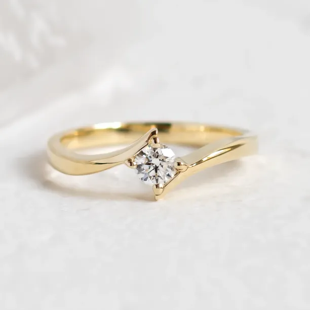 GRESE sophisticated gold diamond engagement ring Image
