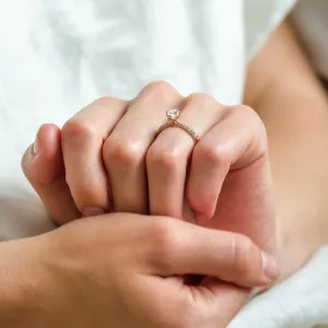 LIVKE classic gold diamond engagement ring Thumbnail