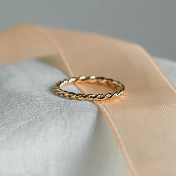 Gold minimalist wedding rings VALO Image