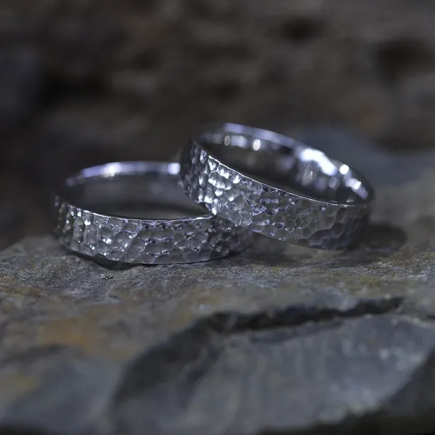 Hammered gold wedding rings LANI Image