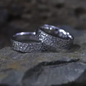 Hammered gold wedding rings LANI Thumbnail