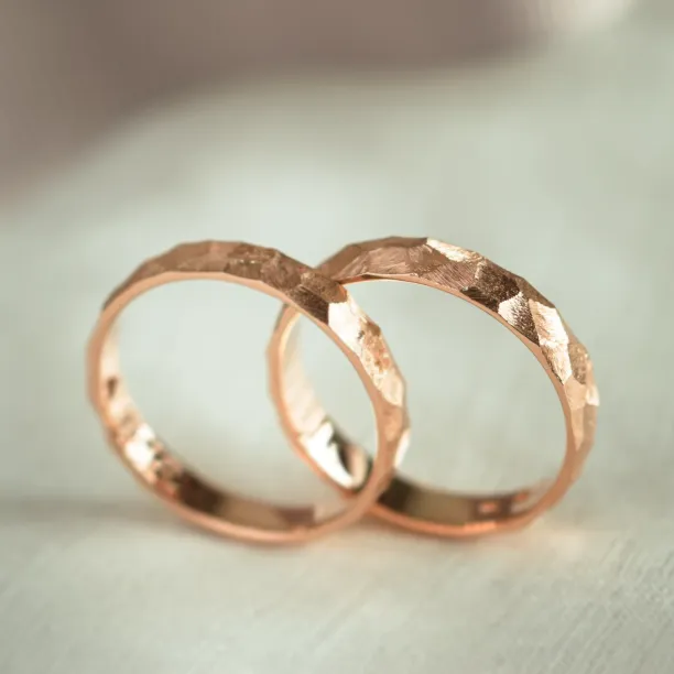 Textured gold wedding rings MUZI Image