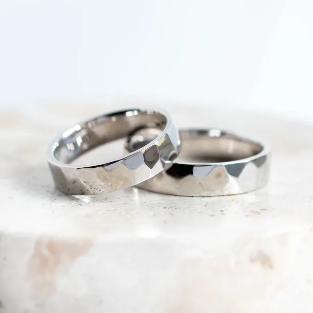 LOGAM gold wedding rings Image