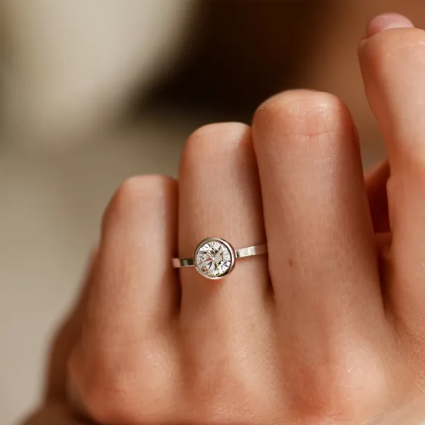 Silver ring with a zircon ORELIA Image