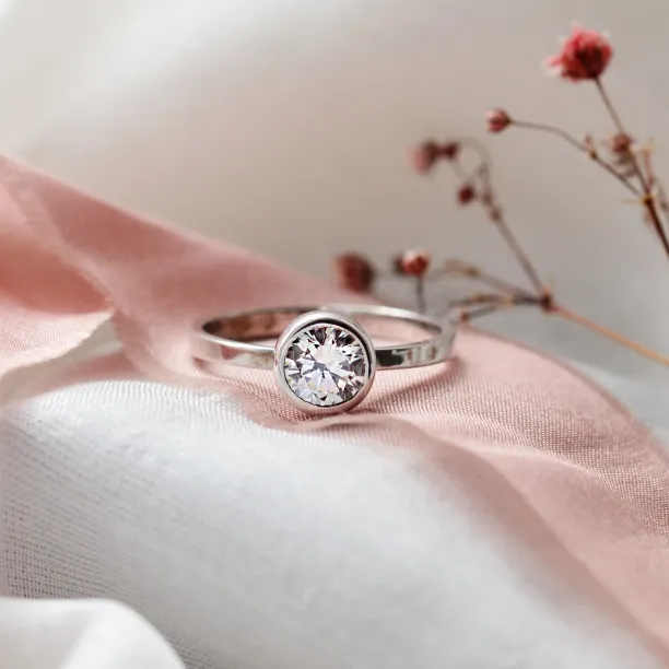 Silver ring with a zircon ORELIA Image