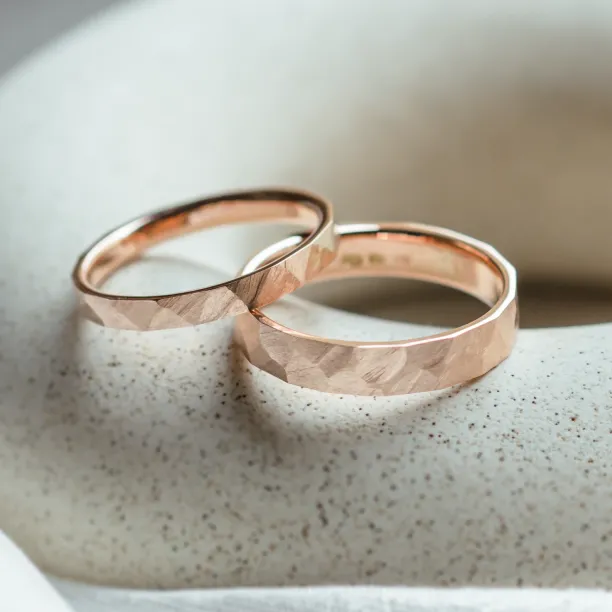 Gold hammered wedding rings BOMM Image