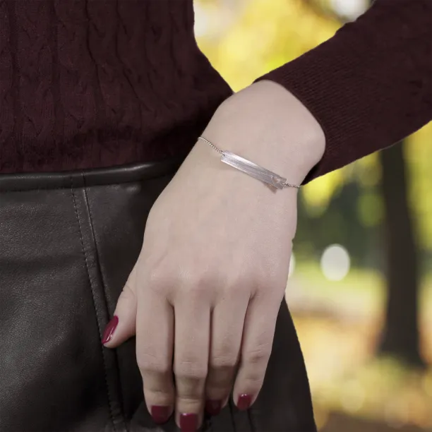 Minimalist silver bracelet with engraving and little heart Renma Image