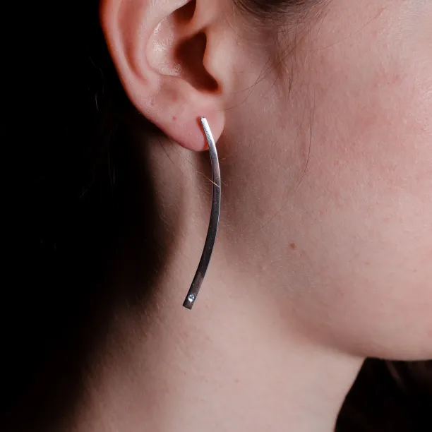 Atypical gold earrings with diamonds - YORDE Image