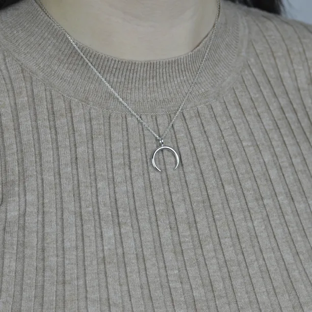 Mystic necklace in the shape of crescent - ANEBY Image