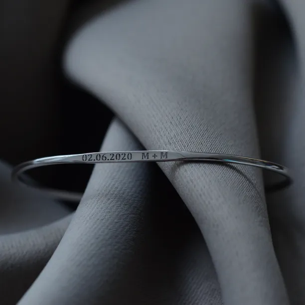 Solid golden bracelet with an accurate GRINDA engraving Image