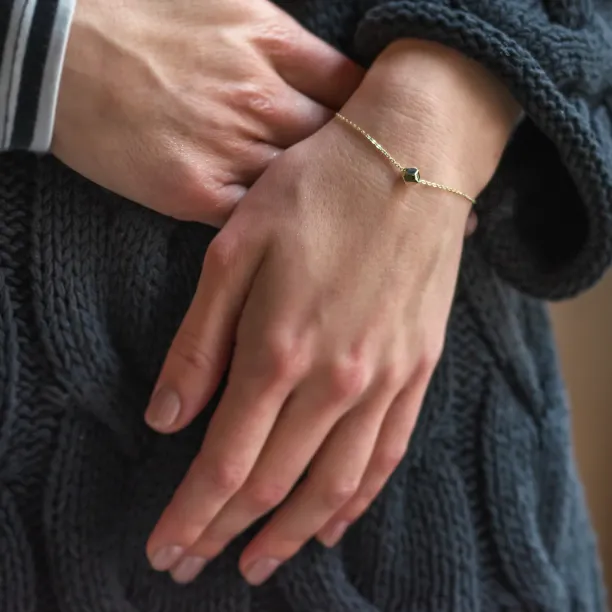 Gold bracelet with a special cube and diamond GIMLE Image