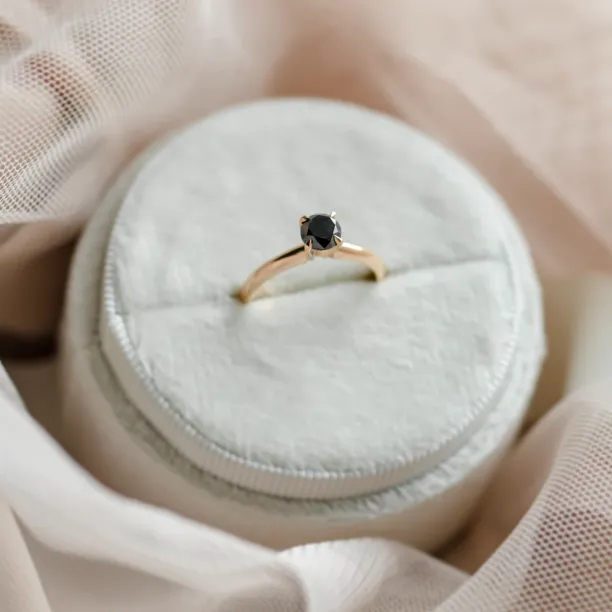 Engagement ring with black diamond FLORA Image