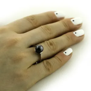 Gold ring with hematite - Fia Thumbnail