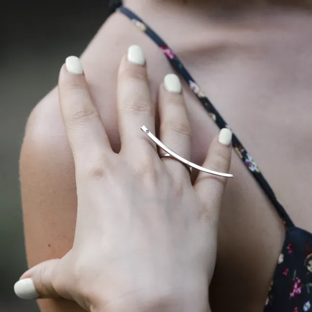 Atypical gold ring Donna - with a diamond Image