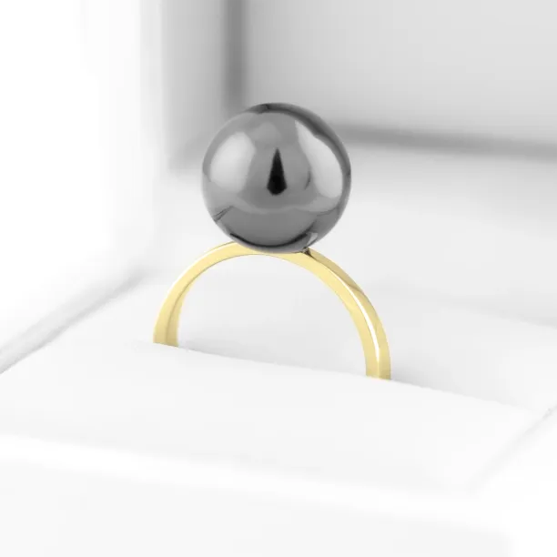 Minimalist ring with hematite RENA Image