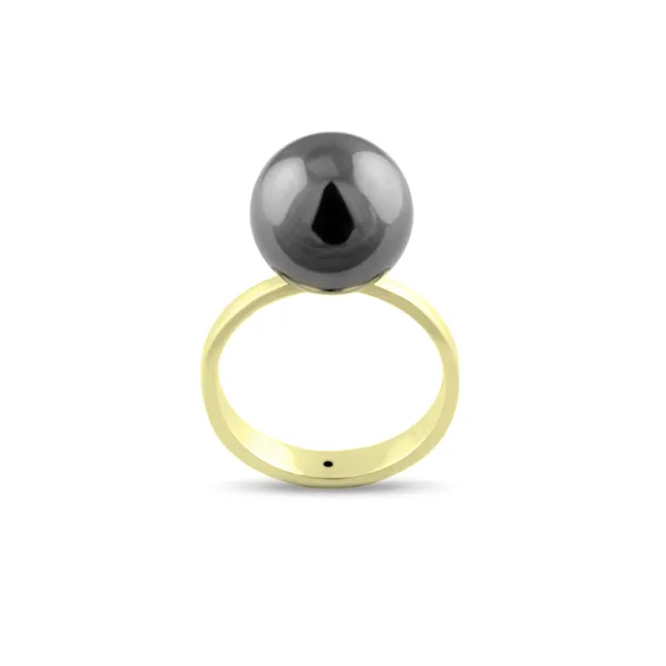 Minimalist ring with hematite RENA Image