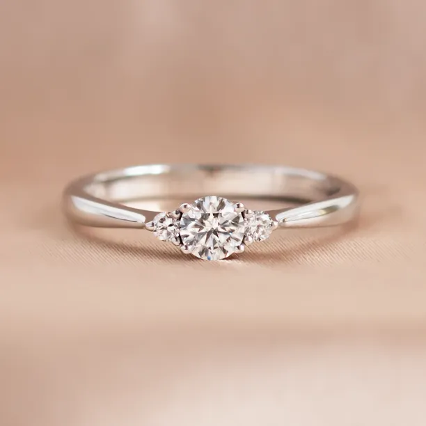 Lab grown diamond engagement ring DOROTHEA Image
